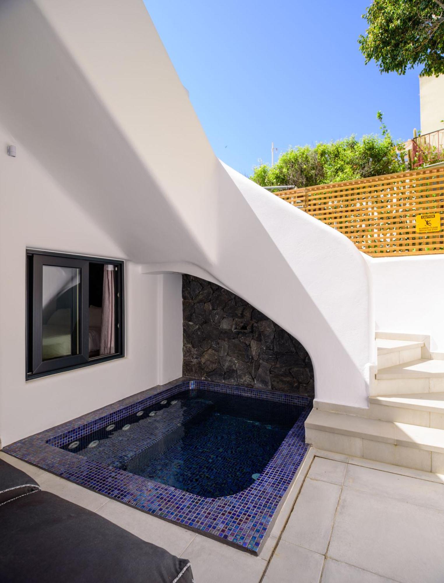 Secret Spot Luxury Villa Фира Екстериор снимка