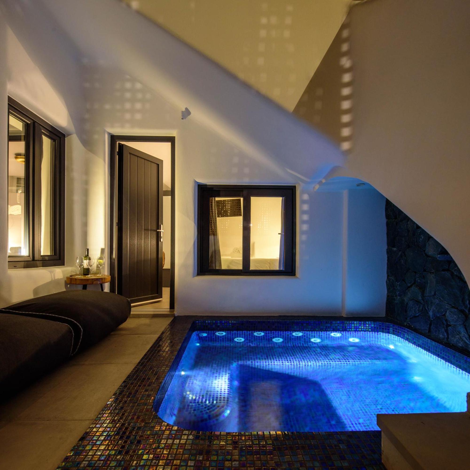 Secret Spot Luxury Villa Фира Екстериор снимка