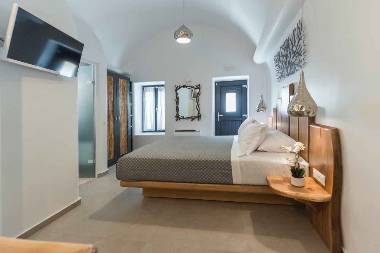 Secret Spot Luxury Villa Фира Екстериор снимка