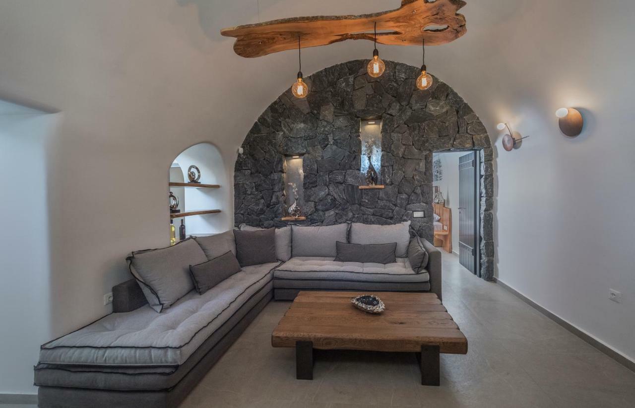 Secret Spot Luxury Villa Фира Екстериор снимка